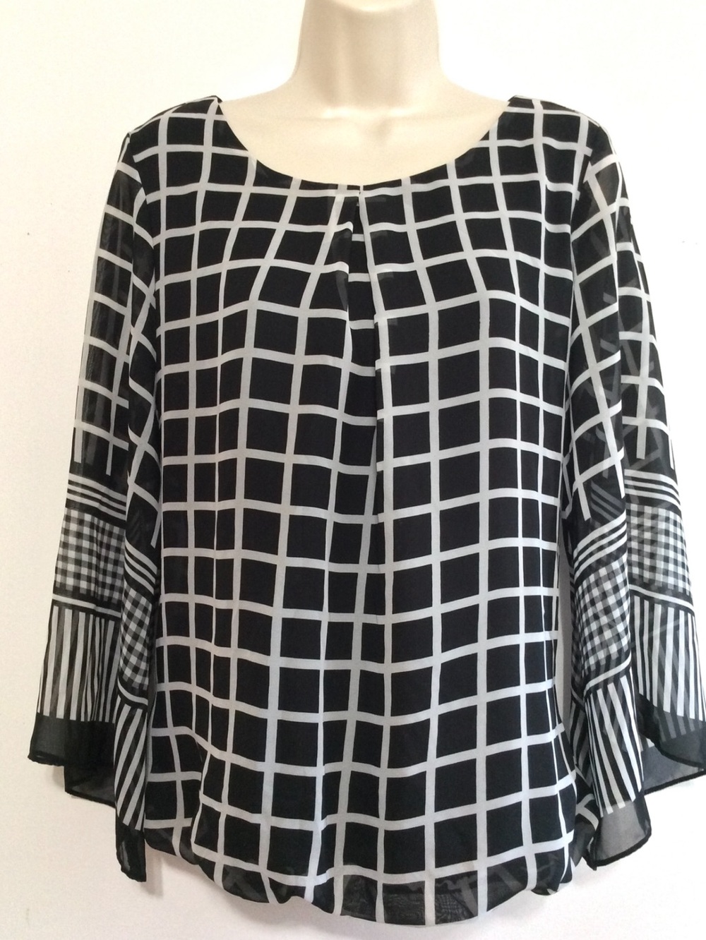 Apt 9 top black white plaid trumpet sleeve M